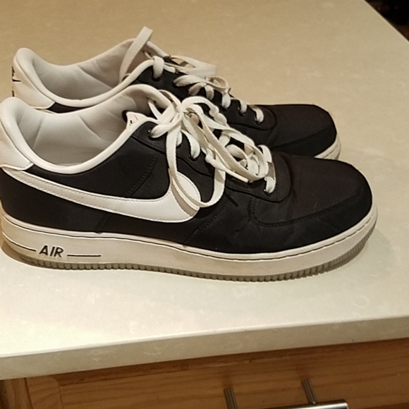 NIKE AIR FORCE ONES '82 LOW TOPS - Picture 5 of 5
